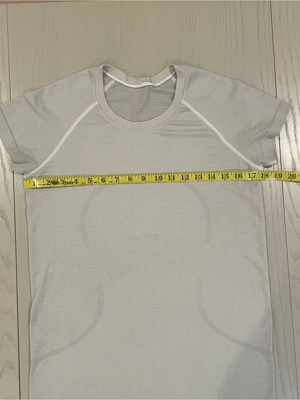 Lululemon Swiftly Tech Short Sleeve 2.0 Off White Light Grey - Size 10